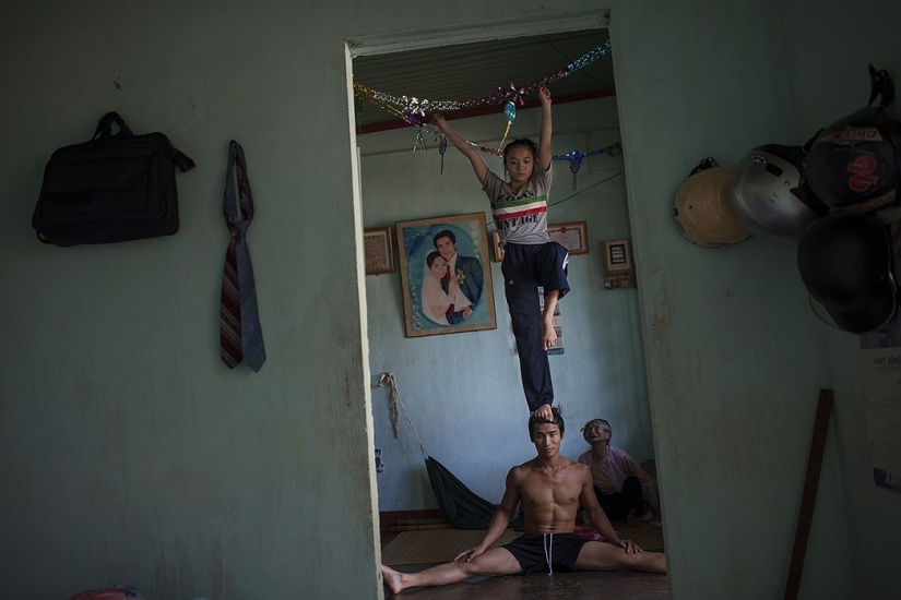 Estar en el personaje: La dura vida cotidiana de los artistas de circo vietnamitas Estar en el personaje: La dura vida cotidiana de los artistas de circo vietnamitas