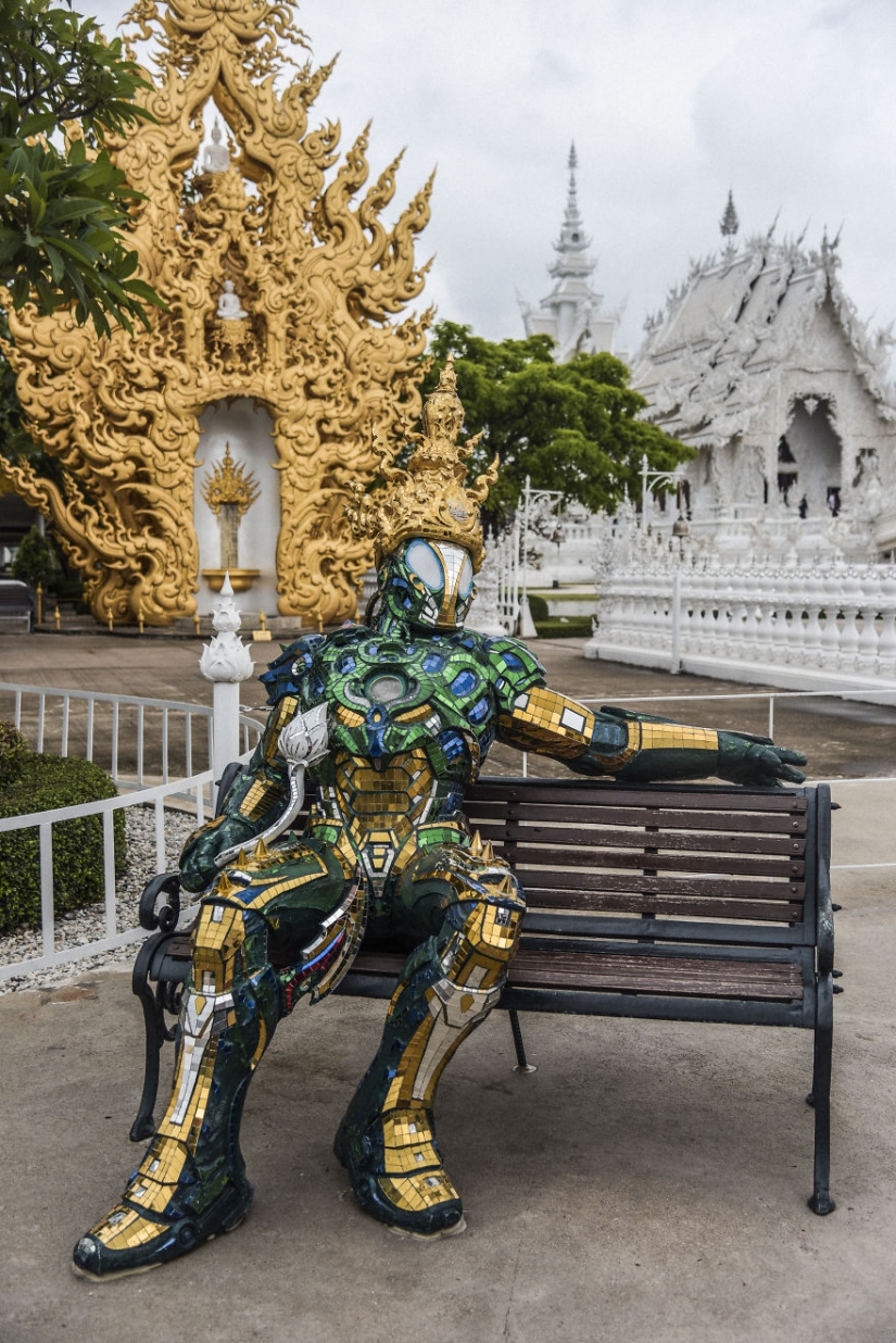 Este templo blanco en Tailandia es el cielo y el infierno
