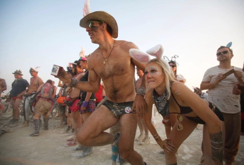 Euphoria in the middle of the desert: Hot revelations of Burning Man Festival participants