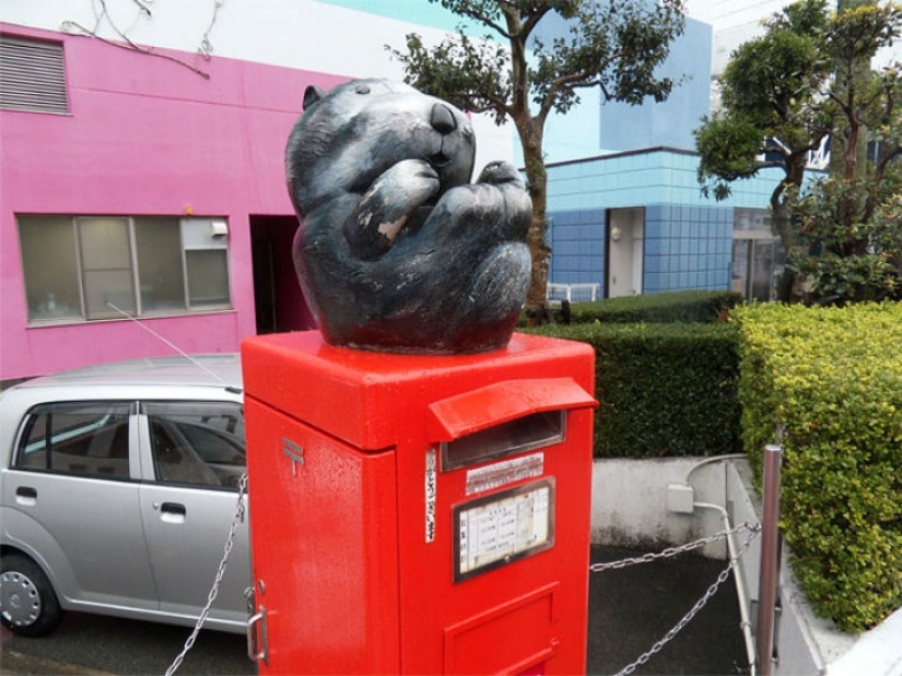 Even mailboxes in Japan are very strange