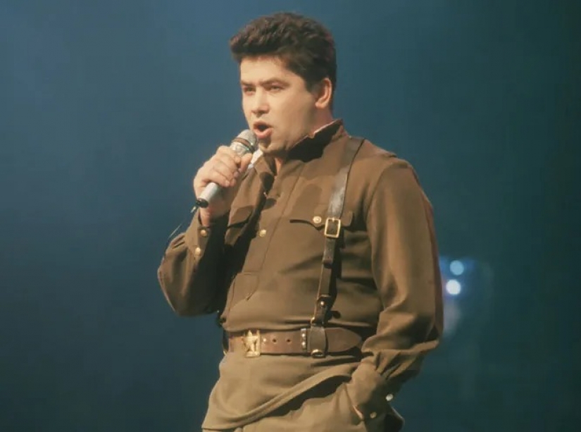 Fake Colonel: Stars who "play war" but didn't serve in the army