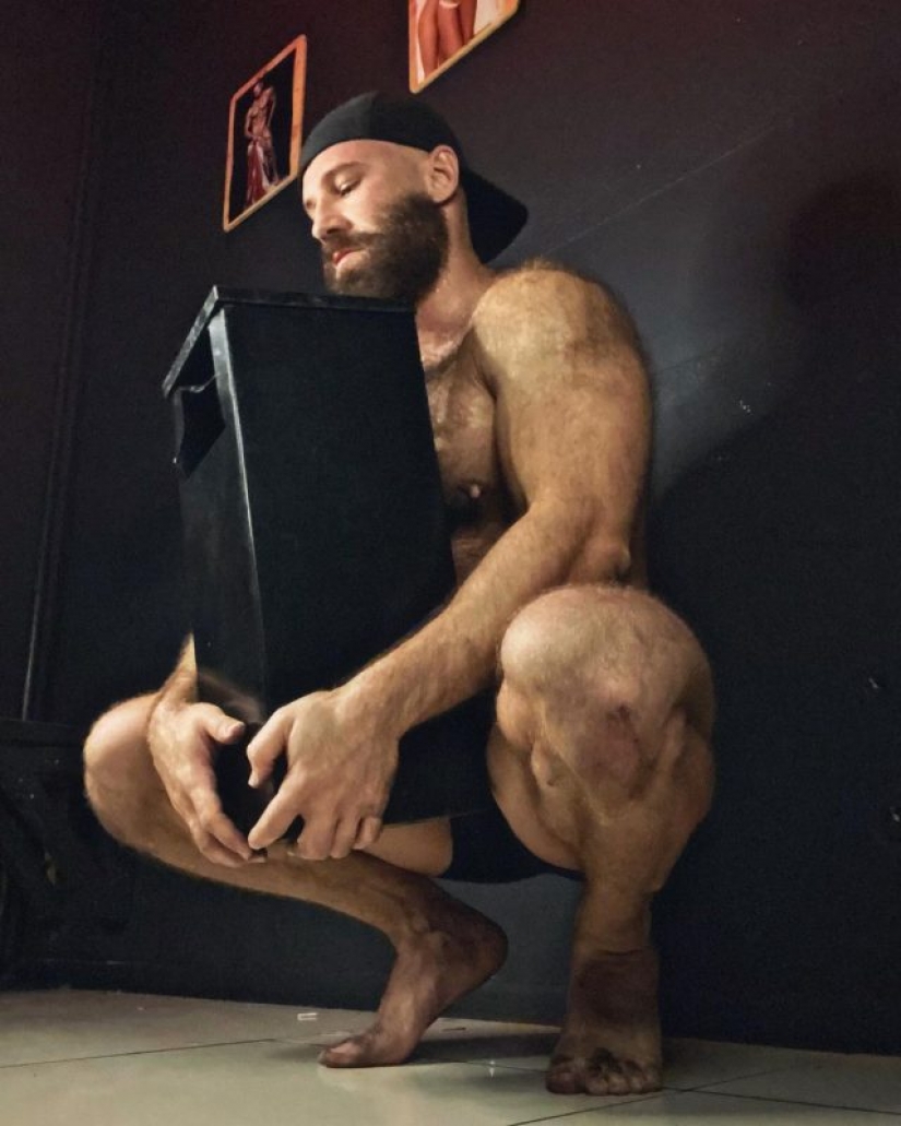 Favorite women of the bodybuilder Tolochko: a macho man divorces a sex doll for the sake of an ashtray Favorite women of the bodybuilder Tolochko: a macho man divorces a sex doll for the sake of an ashtray