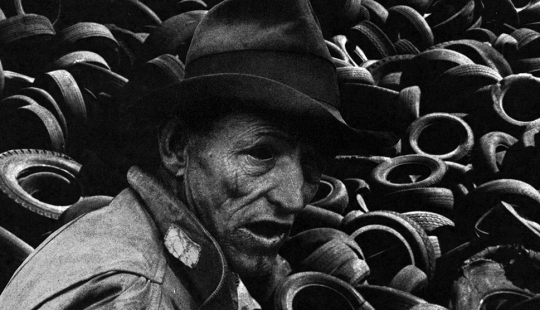 Fobias raras traídas a la vida en una serie de collages siniestros