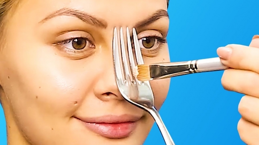 Foil curls and soda instead of powder: do life hacks beauty of TikTok? Foil curls and soda instead of powder: do life hacks beauty of TikTok?