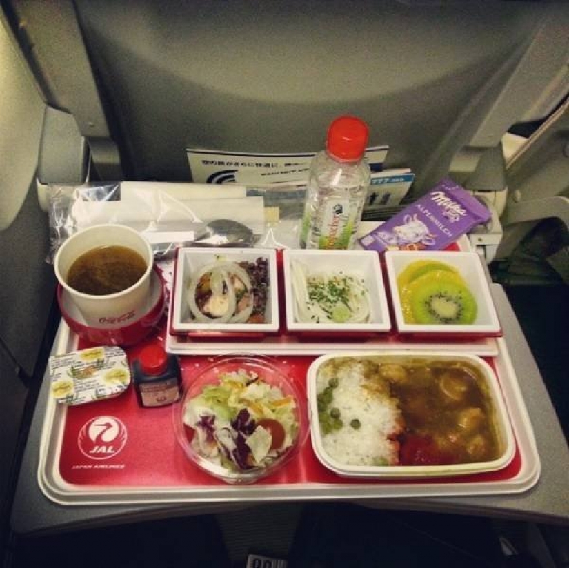 Food or food? How to feed in business class and economy class of different airlines Food or food? How to feed in business class and economy class of different airlines