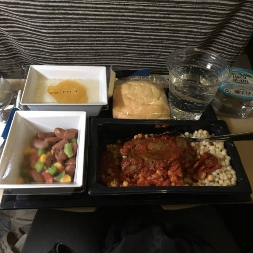 Food or food? How to feed in business class and economy class of different airlines Food or food? How to feed in business class and economy class of different airlines