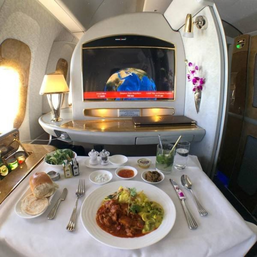 Food or food? How to feed in business class and economy class of different airlines Food or food? How to feed in business class and economy class of different airlines