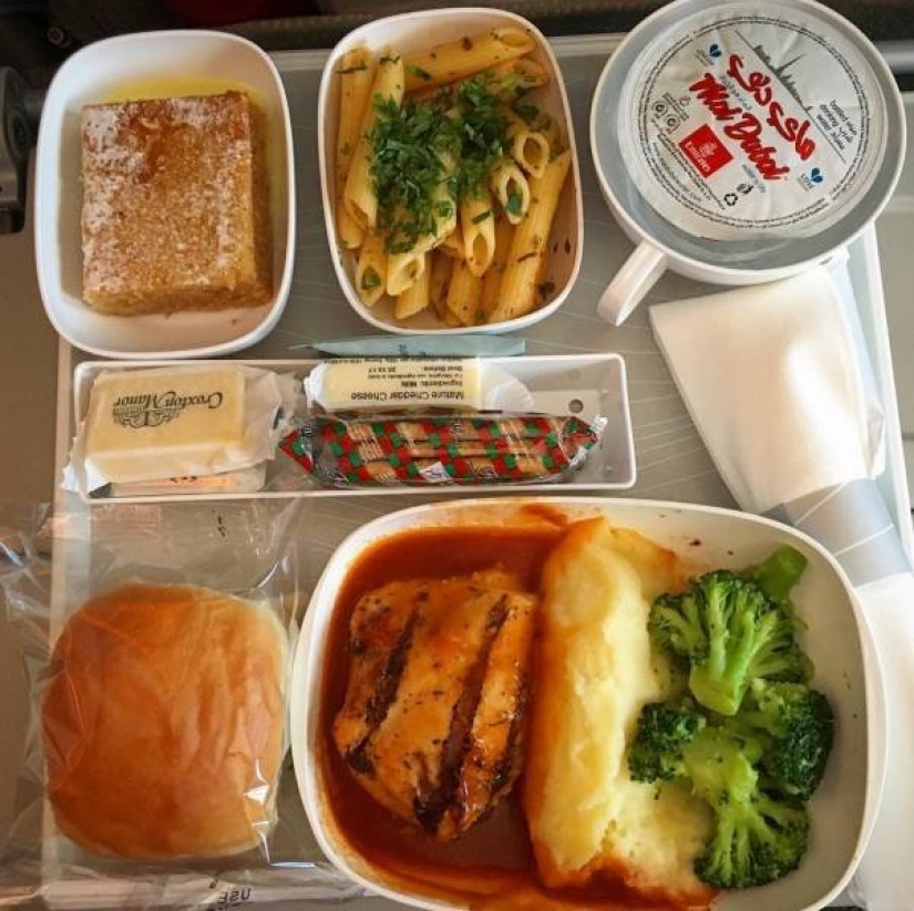 Food or food? How to feed in business class and economy class of different airlines Food or food? How to feed in business class and economy class of different airlines