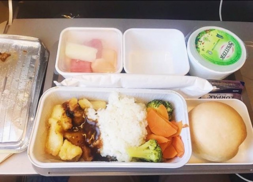 Food or food? How to feed in business class and economy class of different airlines Food or food? How to feed in business class and economy class of different airlines