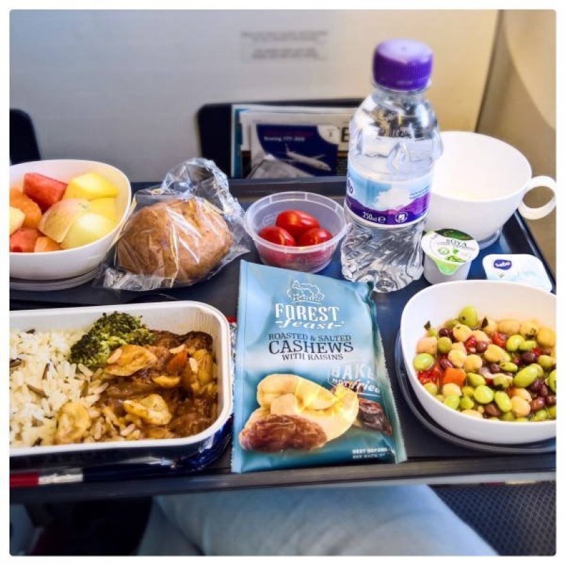 Food or food? How to feed in business class and economy class of different airlines Food or food? How to feed in business class and economy class of different airlines