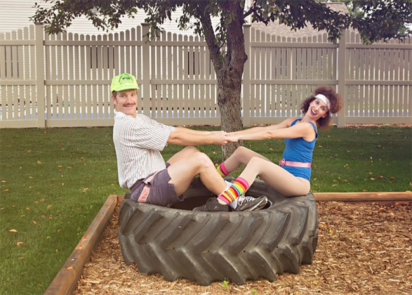 For the 10th anniversary of their marriage, the couple starred in a stupid photo shoot in the style of the 80s