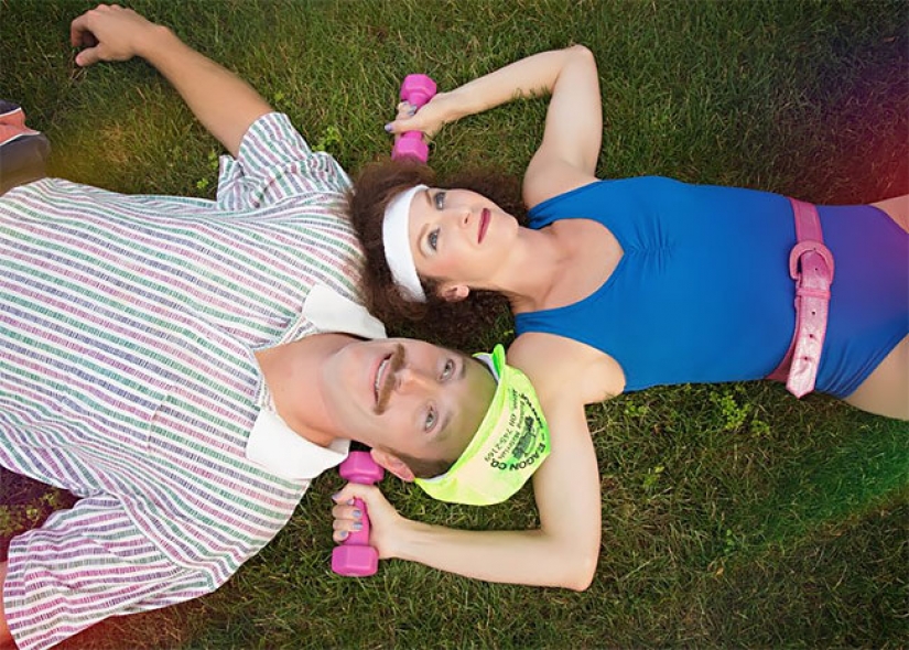 For the 10th anniversary of their marriage, the couple starred in a stupid photo shoot in the style of the 80s