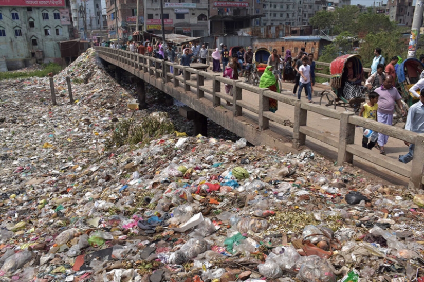 Fotos reveladoras muestran cómo los desechos plásticos están contaminando nuestro planeta Fotos reveladoras muestran cómo los desechos plásticos están contaminando nuestro planeta