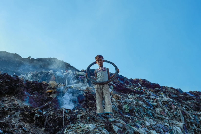 Fotos reveladoras muestran cómo los desechos plásticos están contaminando nuestro planeta Fotos reveladoras muestran cómo los desechos plásticos están contaminando nuestro planeta