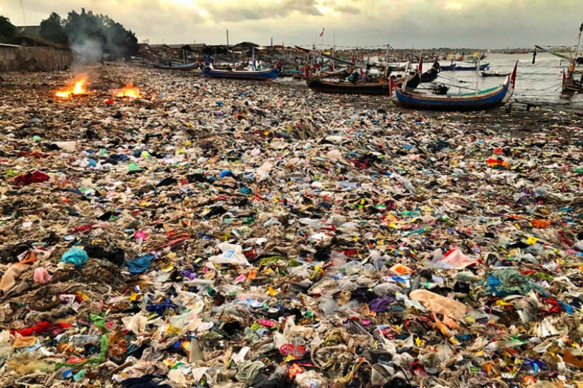 Fotos reveladoras muestran cómo los desechos plásticos están contaminando nuestro planeta Fotos reveladoras muestran cómo los desechos plásticos están contaminando nuestro planeta