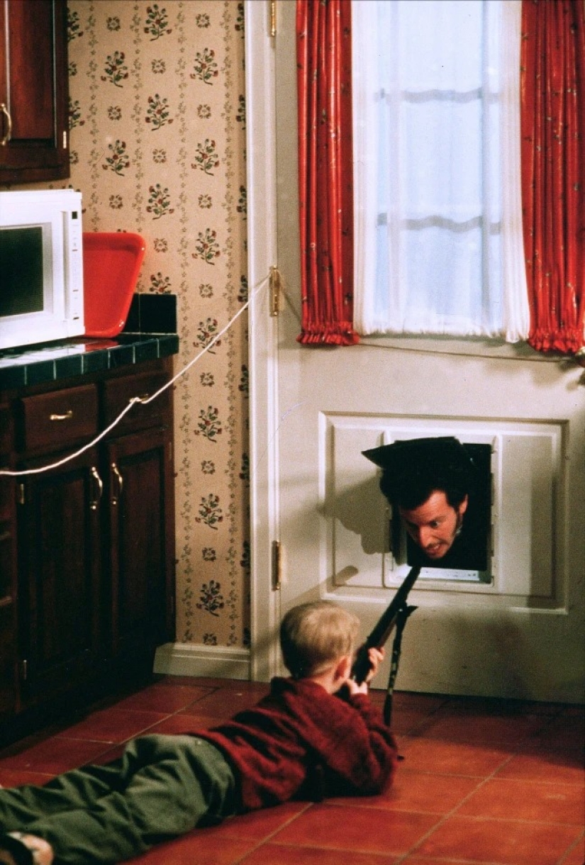 From a cute kid to a bloody maniac: who did Kevin from "Home Alone" become, according to a new theory From a cute kid to a bloody maniac: who did Kevin from "Home Alone" become, according to a new theory