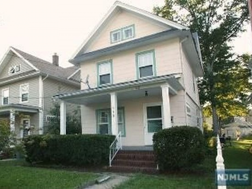 From dirt to princes: the houses where the stars lived before they became famous