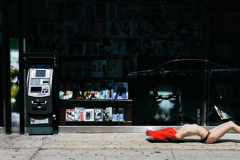 "Fucking New York": hermosas chicas desnudas haciendo el amor con la ciudad