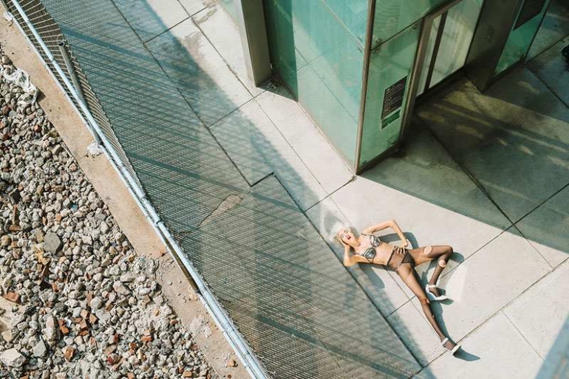 "Fucking New York": hermosas chicas desnudas haciendo el amor con la ciudad