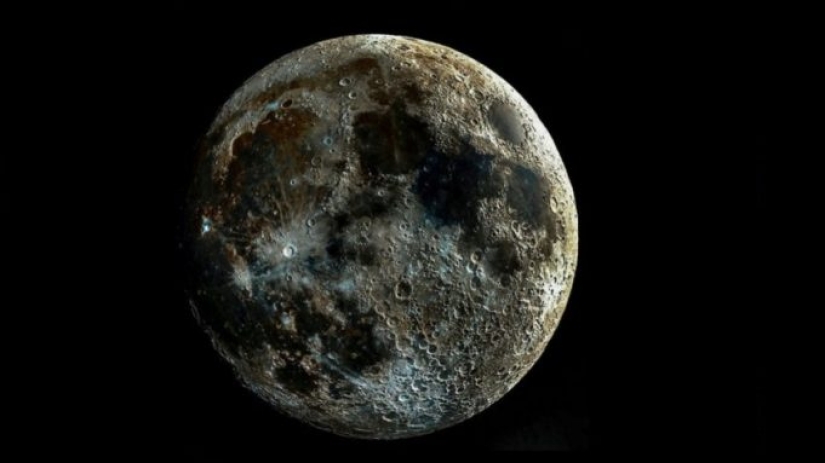 Full moon. Photographer brings together 200,000 images of the Moon to reveal every crater and crack on its surface in incredible detail Full moon. Photographer brings together 200,000 images of the Moon to reveal every crater and crack on its surface in incredible detail