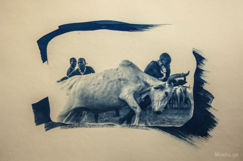 Georgian photographer uses a unique method of printing his photographs Georgian photographer uses a unique method of printing his photographs