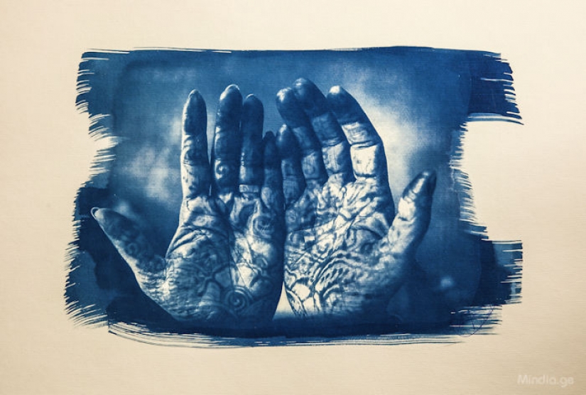 Georgian photographer uses a unique method of printing his photographs Georgian photographer uses a unique method of printing his photographs