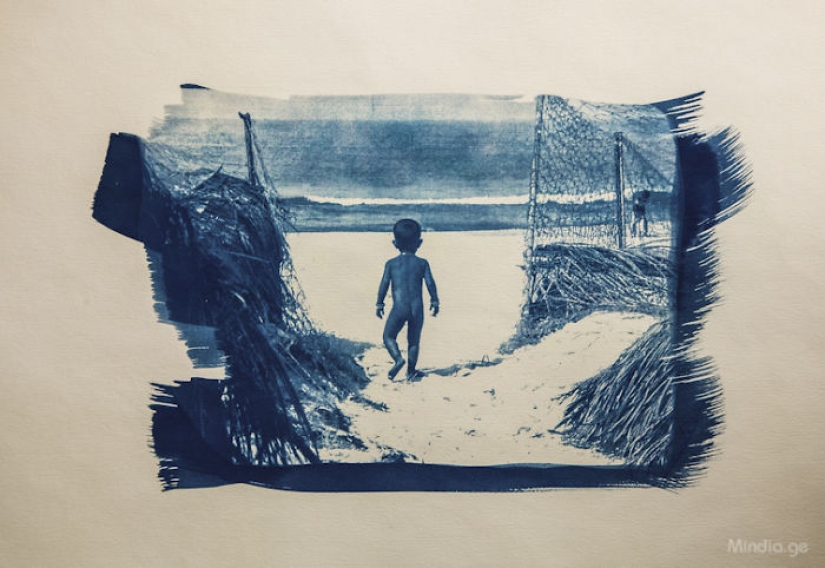 Georgian photographer uses a unique method of printing his photographs Georgian photographer uses a unique method of printing his photographs