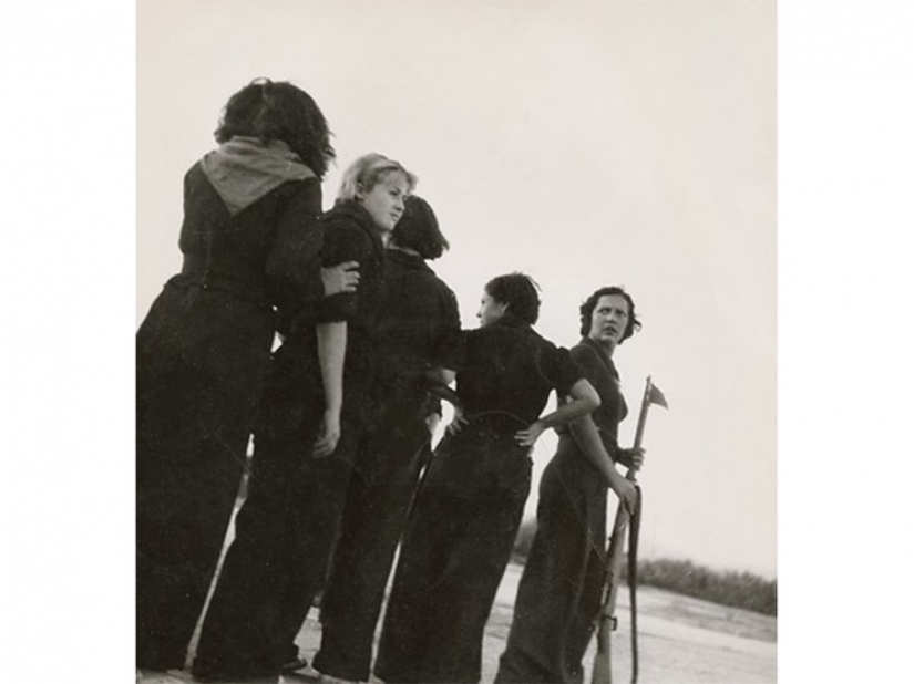 Gerda Taro, the first military photocorrespondent: become a legend for 11 months career Gerda Taro, the first military photocorrespondent: become a legend for 11 months career