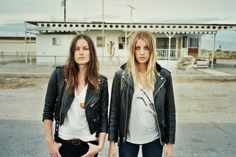 Girls, beaches, Instagram: the famous photographer shares the secrets of popularity in social networks