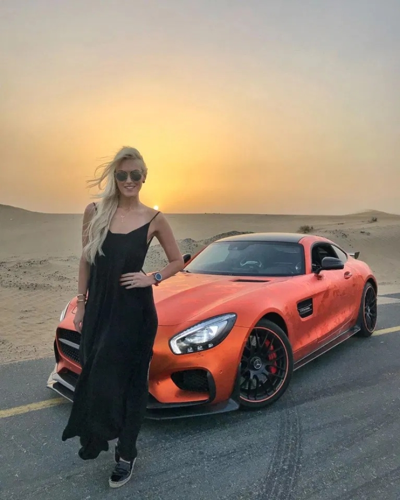 Girls rule! Supercar Models Who Earn Millions by being Photographed in Luxury Cars