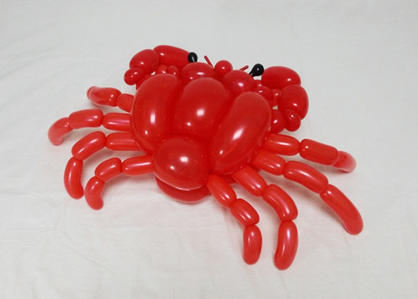 Giro, giro, me quiero engañar: Japonés crea realista figuras de animales con globos