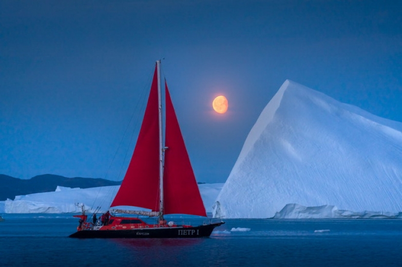 Glaciers and silence: The vanishing beauty of Greenland through the lens of Albert Dros Glaciers and silence: The vanishing beauty of Greenland through the lens of Albert Dros