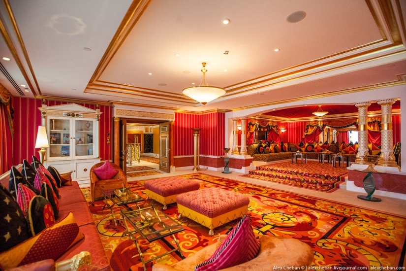 Gold for sheikhs and oligarchs: the most expensive room in the seven-star Burj Al Arab Hotel Gold for sheikhs and oligarchs: the most expensive room in the seven-star Burj Al Arab Hotel