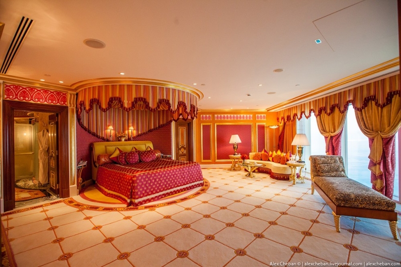 Gold for sheikhs and oligarchs: the most expensive room in the seven-star Burj Al Arab Hotel Gold for sheikhs and oligarchs: the most expensive room in the seven-star Burj Al Arab Hotel
