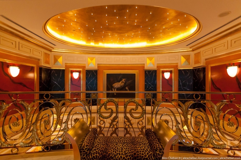 Gold for sheikhs and oligarchs: the most expensive room in the seven-star Burj Al Arab Hotel Gold for sheikhs and oligarchs: the most expensive room in the seven-star Burj Al Arab Hotel