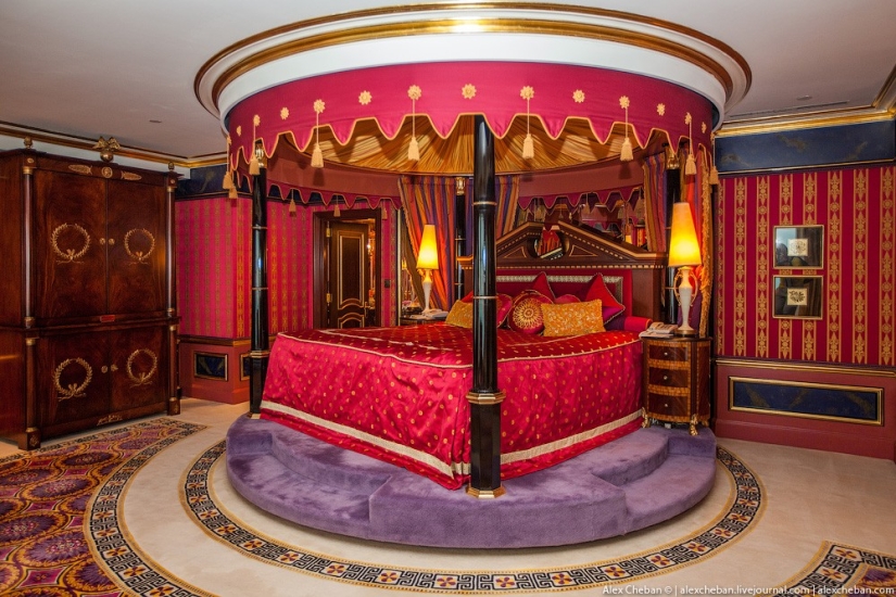 Gold for sheikhs and oligarchs: the most expensive room in the seven-star Burj Al Arab Hotel Gold for sheikhs and oligarchs: the most expensive room in the seven-star Burj Al Arab Hotel
