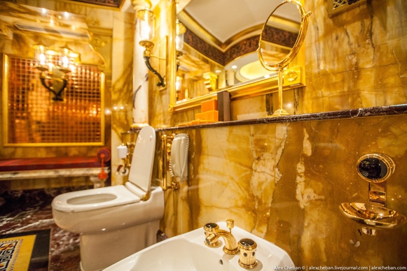 Gold for sheikhs and oligarchs: the most expensive room in the seven-star Burj Al Arab Hotel Gold for sheikhs and oligarchs: the most expensive room in the seven-star Burj Al Arab Hotel