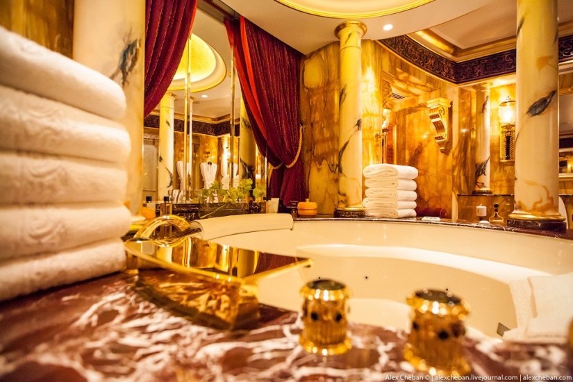 Gold for sheikhs and oligarchs: the most expensive room in the seven-star Burj Al Arab Hotel Gold for sheikhs and oligarchs: the most expensive room in the seven-star Burj Al Arab Hotel