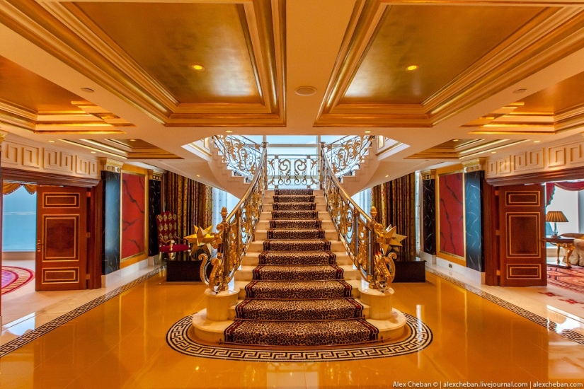 Gold for sheikhs and oligarchs: the most expensive room in the seven-star Burj Al Arab Hotel Gold for sheikhs and oligarchs: the most expensive room in the seven-star Burj Al Arab Hotel
