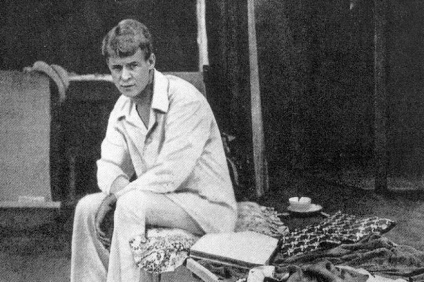 "Goodbye, my friend, goodbye": 5 versions of Sergei Yesenin's death "Goodbye, my friend, goodbye": 5 versions of Sergei Yesenin's death