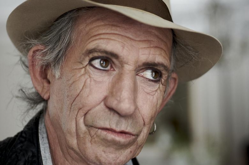 Guys with expressive eyes: as eyeliner is back in the Arsenal men
