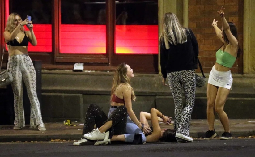 Had a good walk: how British first-year students celebrate the beginning of their studies Had a good walk: how British first-year students celebrate the beginning of their studies