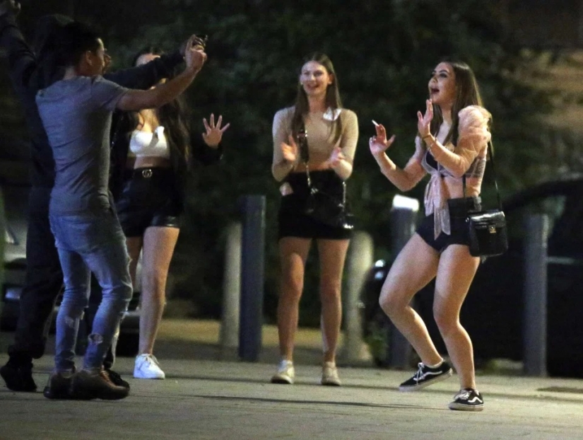 Had a good walk: how British first-year students celebrate the beginning of their studies Had a good walk: how British first-year students celebrate the beginning of their studies