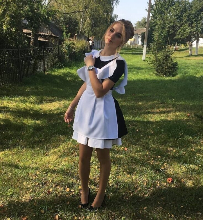 Heels, lipstick, lace and bows: dazzling 11th graders of 2020