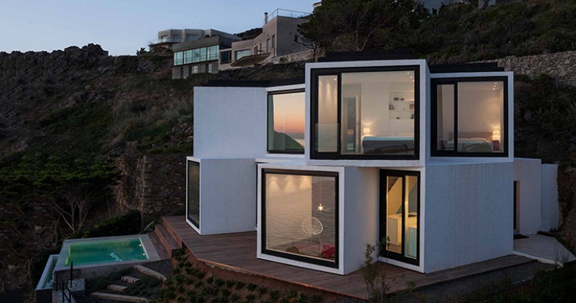 Hermosa casa en el estilo de alta tecnología, cuya geometría se inspira en la naturaleza Hermosa casa en el estilo de alta tecnología, cuya geometría se inspira en la naturaleza