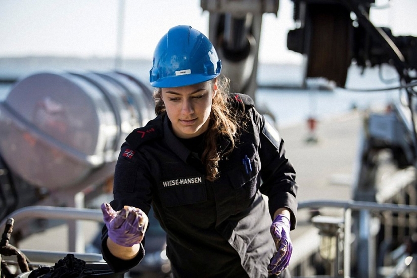 Hermosa la mitad ejército noruego