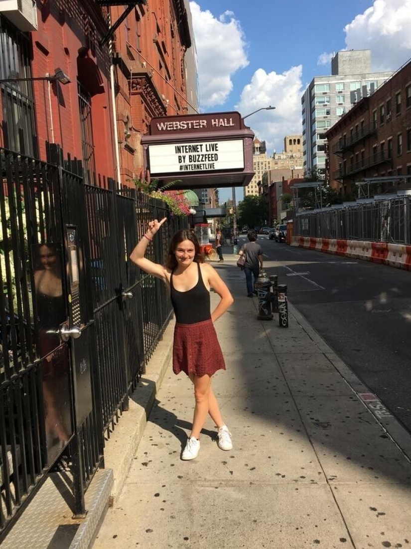 How a Disaster Girl Earned More Than $ 400,000 From Her Internet Fame How a Disaster Girl Earned More Than $ 400,000 From Her Internet Fame