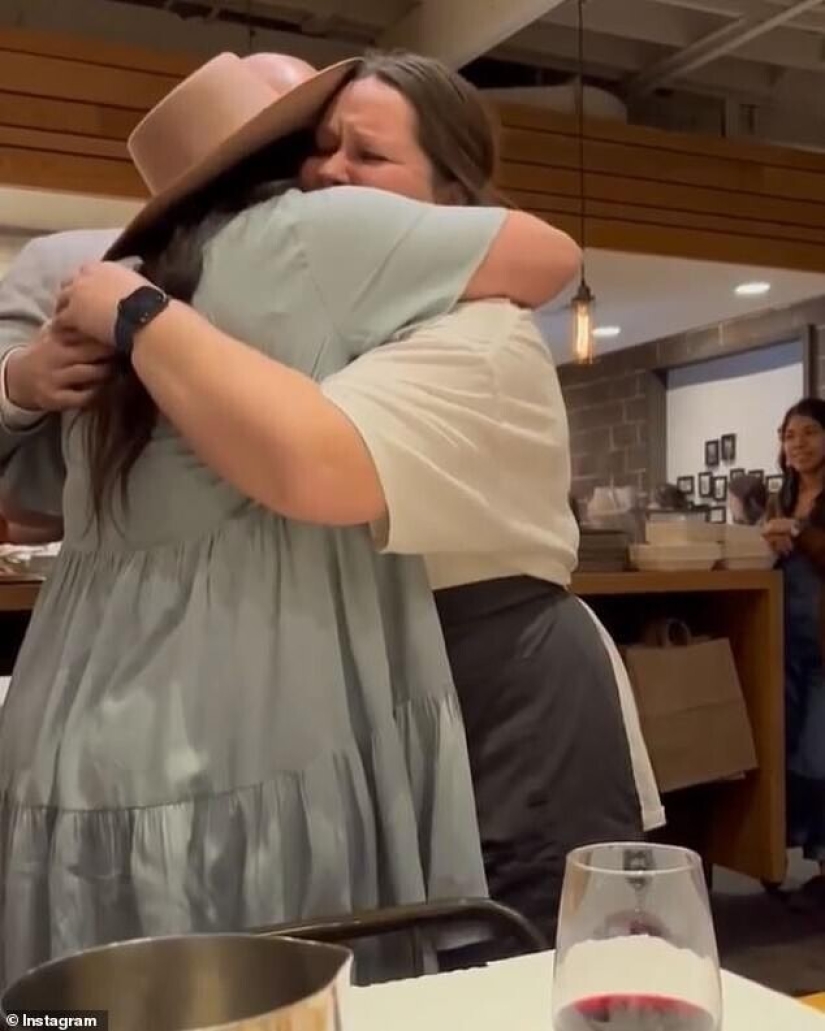 How a waitress was Fired for Not wanting to Share Tips