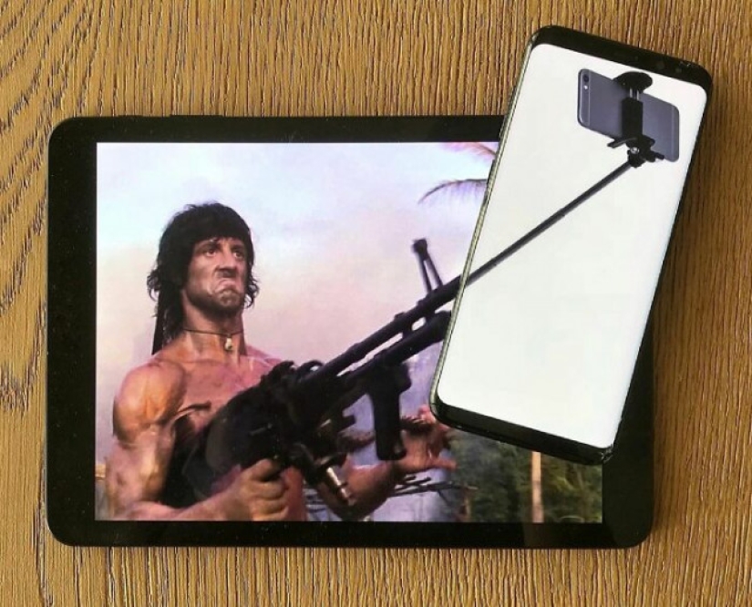 How an artist combines reality with images from his smartphone