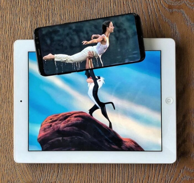 How an artist combines reality with images from his smartphone